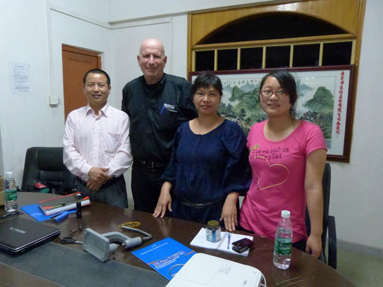 Bem-vindo, Áustria, amigo Peter, venha para a Nuote Metals