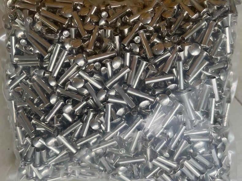 Nuote Metals envia rebites meio tubulares para o México - para móveis dobráveis, spray de sal 24 horas passado