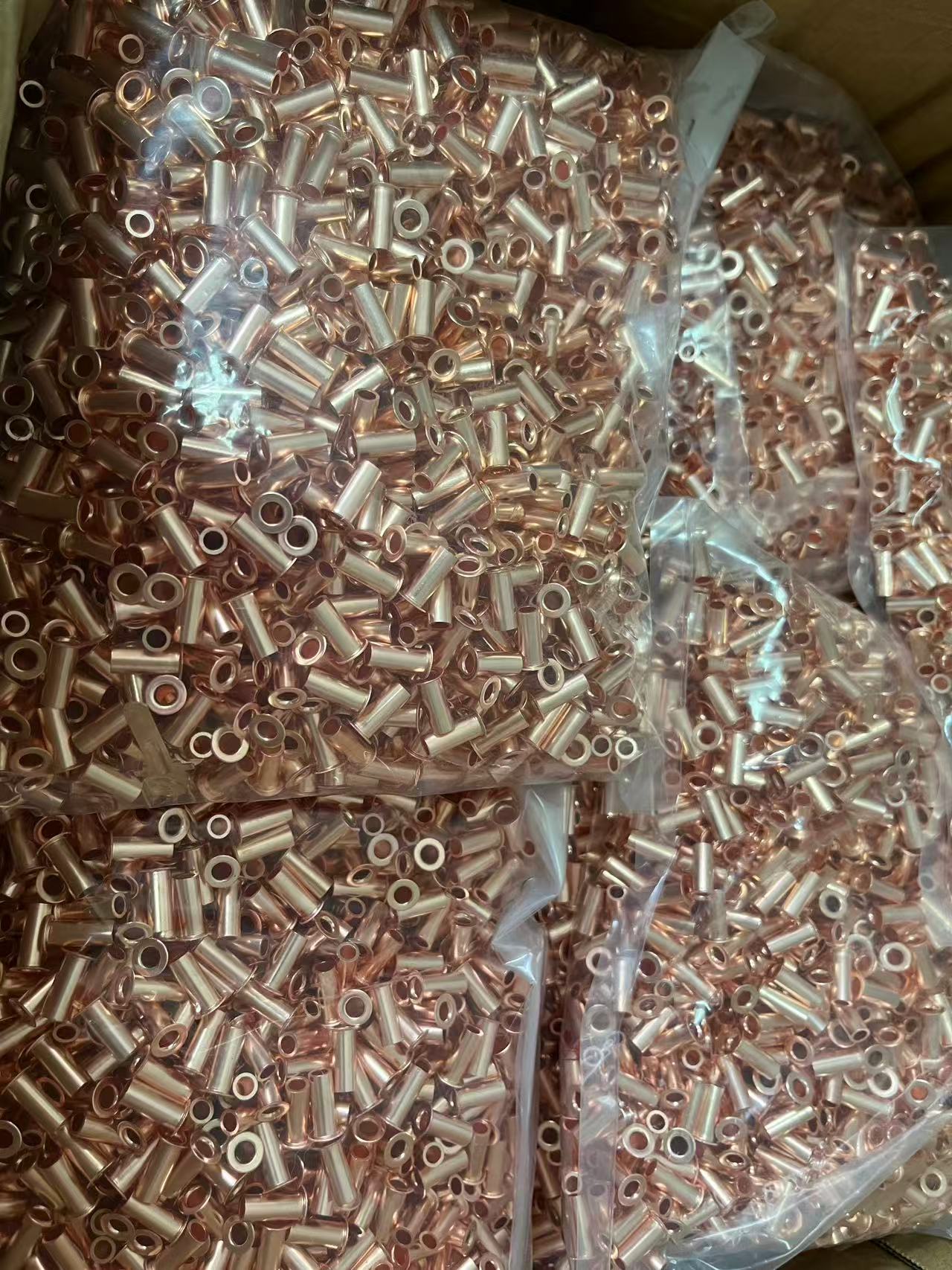 Nuote Metals envia rebites tubulares de cobre DIN 7340 A para a Hungria – lote pequeno, precisão total