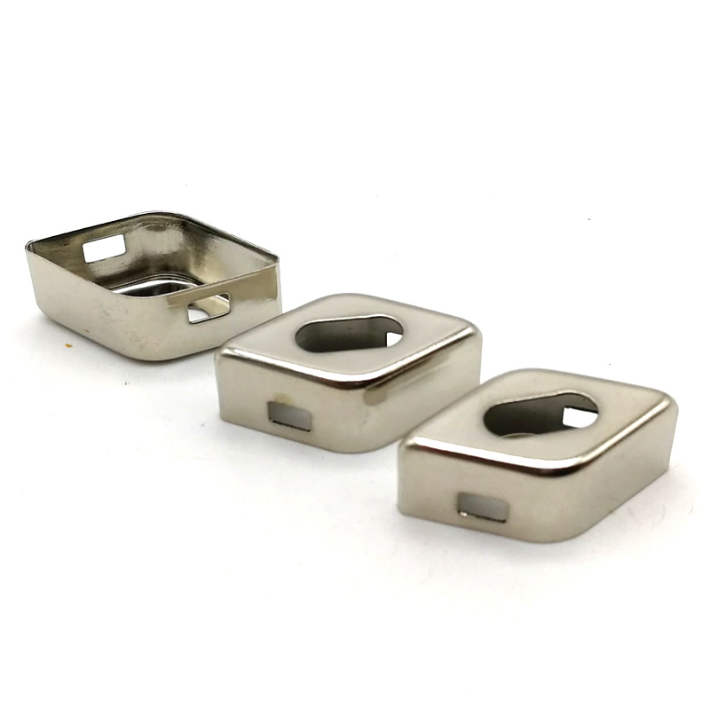 Estampagem de peças de aço